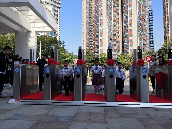 Medición automática de temperatura mediante reconocimiento facial